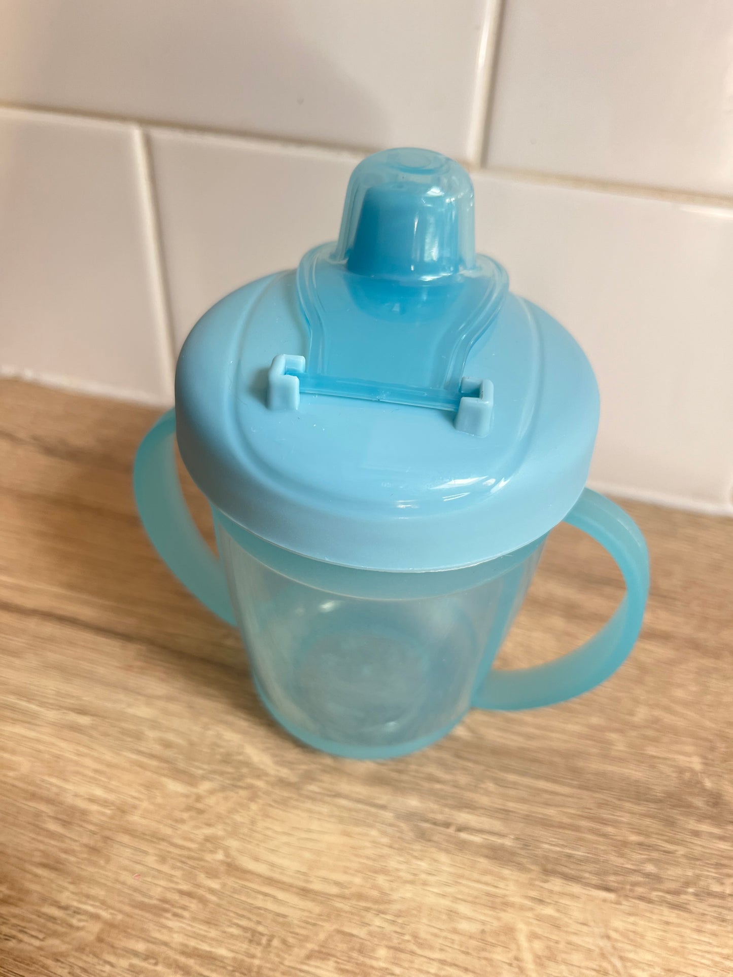 Sippy cup with handle- blue