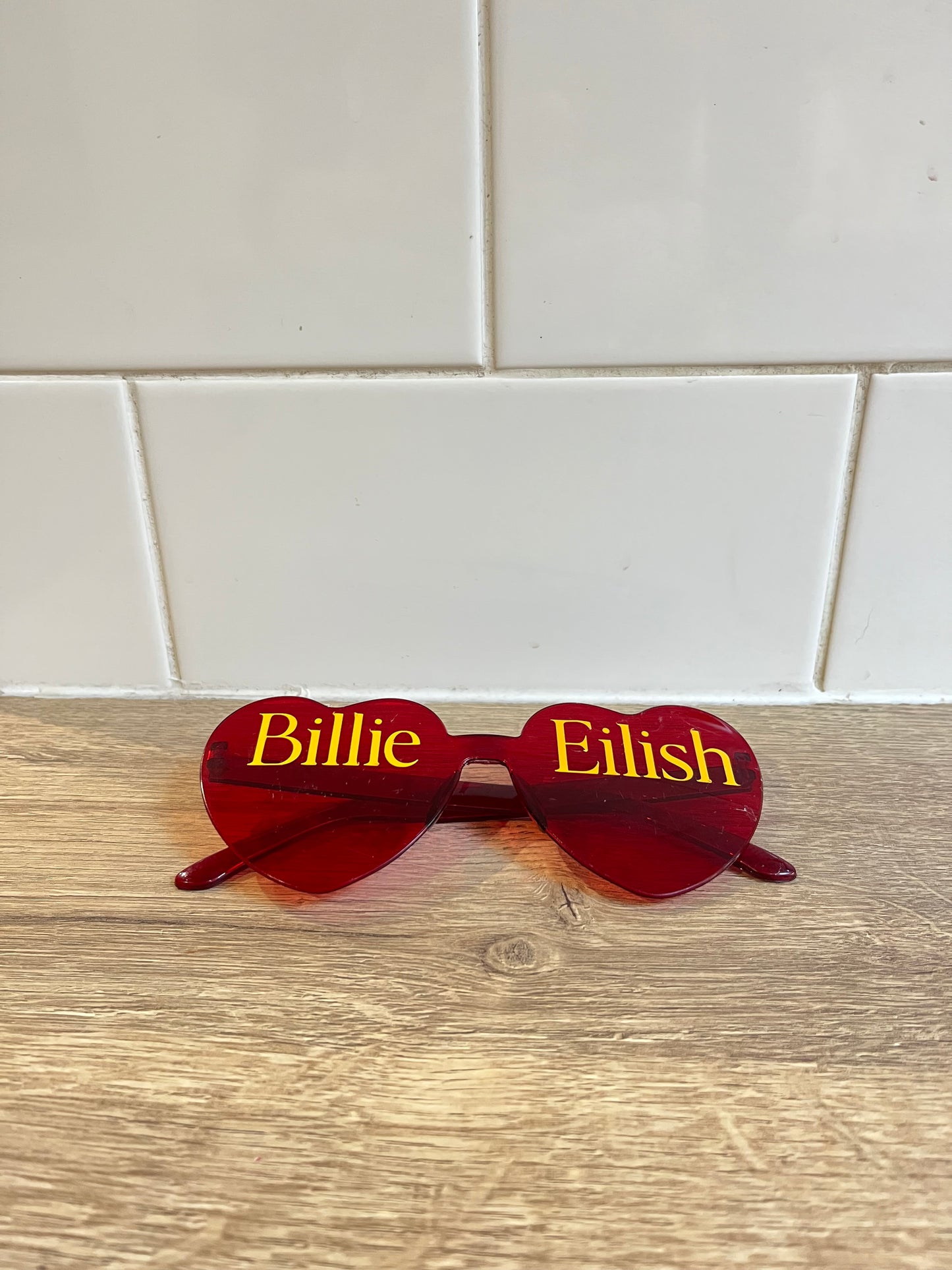 Customisable red heart glasses